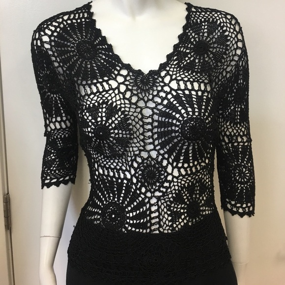 Black Crochet V-Neck Top Size Small - Picture 1 of 2